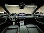 Volkswagen Tiguan 1.5 eHybrid R-Line Edition Panoramadak, Trekhaak, Massagestoelen| SOH 100%