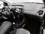 Peugeot 108 Allure 1.0 e-VTi 72pk | Lage kilometerstand! | Navigatie via Apple Carplay / Android Auto | Achteruitrijcamera | Climate Control | Bluetooth | DAB+ radio | Automatisch dimlicht | Touchscreen | Radio/MP3 speler met stuurbediening | Zuinig en voordelig autorijden! | Dealeronderhouden | Donker getint glas | 15" lichtmetalen velgen |