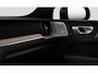 Volvo XC60 2.0 T8 AWD Plug-in hybrid Ultra Dark | 186 km Elektrische Actieradius | Facelift | 360° Camera | Head-Up Display | Luchtvering | Ventilatie & Massage in voorstoelen | Panoramadak |
