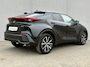 Toyota C-HR / C-HR+ 1.8 Hybrid 140 First Edition / Adaptieve Cruise Control / Stoel-/Stuurverwarming /  Elektrische achterklep / Achteruitrijcamera / All-season banden / Navigatie / Apple Carplay/Android Auto /