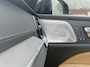 Volvo V60 T6 350PK Plug-in hybrid AWD Ultra Dark | BLIS | B&W | HUD | Pano | 360 Camera | ACC | Keyless | Massage + geventileerde & verwarmde stoelen |