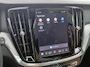 Volvo V60 T6 350PK Plug-in hybrid AWD Ultra Dark | BLIS | B&W | HUD | Pano | 360 Camera | ACC | Keyless | Massage + geventileerde & verwarmde stoelen |