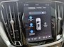 Volvo V60 T6 350PK Plug-in hybrid AWD Ultra Dark | BLIS | B&W | HUD | Pano | 360 Camera | ACC | Keyless | Massage + geventileerde & verwarmde stoelen |