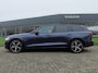 Volvo V60 T6 350PK Plug-in hybrid AWD Ultra Dark | BLIS | B&W | HUD | Pano | 360 Camera | ACC | Keyless | Massage + geventileerde & verwarmde stoelen |