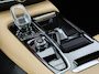 Volvo V60 T6 350PK Plug-in hybrid AWD Ultra Dark | BLIS | B&W | HUD | Pano | 360 Camera | ACC | Keyless | Massage + geventileerde & verwarmde stoelen |