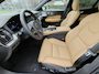 Volvo V60 T6 350PK Plug-in hybrid AWD Ultra Dark | BLIS | B&W | HUD | Pano | 360 Camera | ACC | Keyless | Massage + geventileerde & verwarmde stoelen |