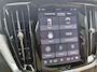 Volvo V60 T6 350PK Plug-in hybrid AWD Ultra Dark | BLIS | B&W | HUD | Pano | 360 Camera | ACC | Keyless | Massage + geventileerde & verwarmde stoelen |