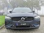 Volvo V60 T6 350PK Plug-in hybrid AWD Ultra Dark | BLIS | B&W | HUD | Pano | 360 Camera | ACC | Keyless | Massage + geventileerde & verwarmde stoelen |