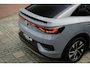 Volkswagen ID.5 Pro Performance 77 kWh | 93% Soh | Pano | trekhaak | warmtepomp | ACC