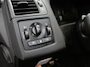Volvo V50 2.0 Sport Bluetooth, Cruise control, Regensensor, Dimlichten automatisch, Een stijlvolle en sportieve stationwagen die bekendstaat om zijn degelijke bouwkwaliteit, comfort en Scandinavische uitstraling. De 2.0-liter benzinemotor biedt prettige prestaties en maakt d