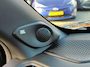 Toyota Urban Cruiser EXECUTIVE 61 kWh NIEUW & DIRECT LEVERBAAR! JBL-AUDIO STOEL/STUURVERW PANODAK KEYLESS APPLE/ANDROID WARMTEPOMP 360-CAMERA