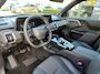 Toyota Urban Cruiser EXECUTIVE 61 kWh NIEUW & DIRECT LEVERBAAR! JBL-AUDIO STOEL/STUURVERW PANODAK KEYLESS APPLE/ANDROID WARMTEPOMP 360-CAMERA