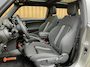 MINI Cooper 3-Deurs 1.5 Serious Business | Panoramadak | Cruise Control | Parkeersensoren Achter | Keyless Entry/Go | Bluetooth | Navigatie | Airconditioning |