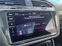 Volkswagen Tiguan 1.4 TSI eHybrid 2X R-Line / 245 PK/ AUTOMAAT/ TREKHAAK/ PANO/ KEYLESS/ DIGITAL DASH/ HEAD-UP DISPLAY/ NAVI/ APP-CONNECT/ PARK. SENSOREN/ CLIMA/ STOELVERWARMING/ 20" LMV