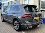 Volkswagen Tiguan 1.4 TSI eHybrid 2X R-Line / 245 PK/ AUTOMAAT/ TREKHAAK/ PANO/ KEYLESS/ DIGITAL DASH/ HEAD-UP DISPLAY/ NAVI/ APP-CONNECT/ PARK. SENSOREN/ CLIMA/ STOELVERWARMING/ 20" LMV