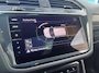 Volkswagen Tiguan 1.4 TSI eHybrid 2X R-Line / 245 PK/ AUTOMAAT/ TREKHAAK/ PANO/ KEYLESS/ DIGITAL DASH/ HEAD-UP DISPLAY/ NAVI/ APP-CONNECT/ PARK. SENSOREN/ CLIMA/ STOELVERWARMING/ 20" LMV