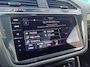 Volkswagen Tiguan 1.4 TSI eHybrid 2X R-Line / 245 PK/ AUTOMAAT/ TREKHAAK/ PANO/ KEYLESS/ DIGITAL DASH/ HEAD-UP DISPLAY/ NAVI/ APP-CONNECT/ PARK. SENSOREN/ CLIMA/ STOELVERWARMING/ 20" LMV