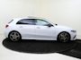 Mercedes-Benz A-klasse 180 AMG Line Burmester / Panoramadak / Nightpakket / Keyless / 360 Camera / Sfeerverlichting