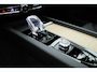 Volvo XC60 2.0 T8 Plug-in hybrid AWD Ultra Dark | Pano-dak | Trekhaak | Head-up | 360 camera | Stoel + stuurverw. | aurora silver |