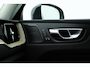 Volvo XC60 2.0 T8 Plug-in hybrid AWD Ultra Dark | Pano-dak | Trekhaak | Head-up | 360 camera | Stoel + stuurverw. | aurora silver |