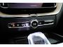 Volvo XC60 2.0 T8 Plug-in hybrid AWD Ultra Dark | Pano-dak | Trekhaak | Head-up | 360 camera | Stoel + stuurverw. | aurora silver |