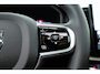 Volvo XC60 2.0 T8 Plug-in hybrid AWD Ultra Dark | Pano-dak | Trekhaak | Head-up | 360 camera | Stoel + stuurverw. | aurora silver |