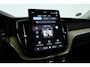 Volvo XC60 2.0 T8 Plug-in hybrid AWD Ultra Dark | Pano-dak | Trekhaak | Head-up | 360 camera | Stoel + stuurverw. | aurora silver |