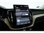 Volvo XC60 2.0 T8 Plug-in hybrid AWD Ultra Dark | Pano-dak | Trekhaak | Head-up | 360 camera | Stoel + stuurverw. | aurora silver |
