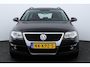 Volkswagen Passat Variant 1.4 TSI Comfortline BlueMotion/ Automaat!/ Trekhaak/ Navi/ Clima/ Cruise/ Elek. pakket/ Isofix/ Bluetooth/ Armsteun/ Multi. LEDER. Stuur/ Mistl./ PDC V+A/ Chroom/ Dakrails.