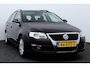 Volkswagen Passat Variant 1.4 TSI Comfortline BlueMotion/ Automaat!/ Trekhaak/ Navi/ Clima/ Cruise/ Elek. pakket/ Isofix/ Bluetooth/ Armsteun/ Multi. LEDER. Stuur/ Mistl./ PDC V+A/ Chroom/ Dakrails.