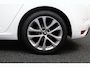 Renault Megane 1.2 TCe GT-Line/ 132pk!/ Trekhaak/ Apple + Android/ Panorama-Dak/ BOSE/ Stoelverw./ HUD/ Alcantara/ LED koplampen/ Keyless/ Camera/ Dode-Hoek DET./ Zwarte-Hemel/ Lane-Assist/ Cruise/ Ambient Light.