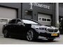 BMW 5-Serie 530e M Sport - Panoramadak + Harman Kardon + Trekhaak wegklapbaar + Adaptive Drive + 1e Eigenaar + Nederlandse BMW + Dealer onderhouden + 360 Camera + Led + Fabrieksgarantie
