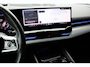 BMW 5-Serie 530e M Sport - Panoramadak + Harman Kardon + Trekhaak wegklapbaar + Adaptive Drive + 1e Eigenaar + Nederlandse BMW + Dealer onderhouden + 360 Camera + Led + Fabrieksgarantie