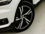 Volvo XC40 1.5 T4 Recharge R-Design 211Pk Automaat (PANORAMADAK, ZWART HEMEL, MEMORY SEAT, APPLE CARPLAY, CAMERA, SPORTSTOELEN, LEDER, ELEK ACHTERKLEP, NIEUWSTAAT)