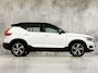 Volvo XC40 1.5 T4 Recharge R-Design 211Pk Automaat (PANORAMADAK, ZWART HEMEL, MEMORY SEAT, APPLE CARPLAY, CAMERA, SPORTSTOELEN, LEDER, ELEK ACHTERKLEP, NIEUWSTAAT)