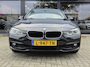 BMW 3-Serie Touring 320i Luxury + PANO DAK + LED + HALF LEER