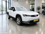 Mazda MX-30 e-SkyActiv 145 36 kWh | SOH 93% | NAP | Ceramic White Parelmoer | HUD | Stoelverwarming