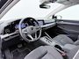 Volkswagen Golf 1.5 eTSI Style | Trekhaak | Navigatie | Camera | Elek Stoel | ACC | 17" |