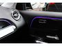 Mercedes-Benz GLB 200 Business Solution AMG | Panoramadak | Trekhaak | Camera | Dodehoekassistent | Augmented Reality | Sfeerverlichting | Stoelverwarming | High Perf. LED |