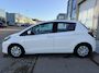Toyota Yaris 1.0 VVT-i Aspiration/ nap/ 2e EIG/ dealeronderhouden/ 1jaar apk/ zeer nette auto/ volle opties.