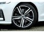 Volvo V60 2.0 T8 Twin Engine AWD R-Design Polestar Tuned |Pano | Bowers & Wilkens | Massage | HUD | ACC | Camera | Trekhaak | Styling pakket | Stoelverwarming en ventilatie | Rijklaar | Unieke en volle auto!