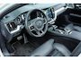 Volvo V60 2.0 T8 Twin Engine AWD R-Design Polestar Tuned |Pano | Bowers & Wilkens | Massage | HUD | ACC | Camera | Trekhaak | Styling pakket | Stoelverwarming en ventilatie | Rijklaar | Unieke en volle auto!