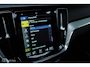 Volvo V60 2.0 T8 Twin Engine AWD R-Design Polestar Tuned |Pano | Bowers & Wilkens | Massage | HUD | ACC | Camera | Trekhaak | Styling pakket | Stoelverwarming en ventilatie | Rijklaar | Unieke en volle auto!
