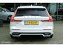 Volvo V60 2.0 T8 Twin Engine AWD R-Design Polestar Tuned |Pano | Bowers & Wilkens | Massage | HUD | ACC | Camera | Trekhaak | Styling pakket | Stoelverwarming en ventilatie | Rijklaar | Unieke en volle auto!