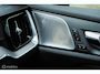 Volvo V60 2.0 T8 Twin Engine AWD R-Design Polestar Tuned |Pano | Bowers & Wilkens | Massage | HUD | ACC | Camera | Trekhaak | Styling pakket | Stoelverwarming en ventilatie | Rijklaar | Unieke en volle auto!