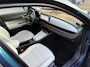 Fiat 600 600e La Prima 54 kWh Achteruitrijcamera - Apple carplay - Airco - Draadloze telefoonlader - Parkeersensoren - Navigatie - Licht metalen velgen 18 inch - Stoelverwarming - Voorstoelen met massagefunctie - Led verlichting - Mistlampen - Stuur multifunctioneel - Bluetooth - Cruise control - Dodehoekdetectie - Elektrische ramen - Extra getint glas achter - Keyless start/entry