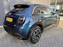 Fiat 600 600e La Prima 54 kWh Achteruitrijcamera - Apple carplay - Airco - Draadloze telefoonlader - Parkeersensoren - Navigatie - Licht metalen velgen 18 inch - Stoelverwarming - Voorstoelen met massagefunctie - Led verlichting - Mistlampen - Stuur multifunctioneel - Bluetooth - Cruise control - Dodehoekdetectie - Elektrische ramen - Extra getint glas achter - Keyless start/entry