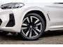 BMW iX3 Executive 80 kWh | SOH 98% | Pano | Trekhaak | Leder+memory | Camera | Cruise adaptief | Elektrisch bedienbare achterklep | Stoelverwarming | Achteruitrijcamera | Apple Carplay/Android Auto|telefoonintegratie premium | Cruise control adaptief met Stop&Go