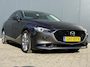 Mazda 3 2.0 SkyActiv Hybrid 150PK Exclusive-Line / Trekhaak / Stoel & Stuurverwarming / Lederen Bekleding / Head-Up Display / Elektrisch Bedienbare Bestuurdersstoel met Geheugen / Apple Carplay & Android Auto / Climate Control / Navigatie /