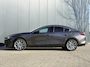 Mazda 3 2.0 SkyActiv Hybrid 150PK Exclusive-Line / Trekhaak / Stoel & Stuurverwarming / Lederen Bekleding / Head-Up Display / Elektrisch Bedienbare Bestuurdersstoel met Geheugen / Apple Carplay & Android Auto / Climate Control / Navigatie /